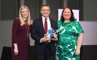Kelly Curnutt Receives Arlington ISD Education Foundation Award
